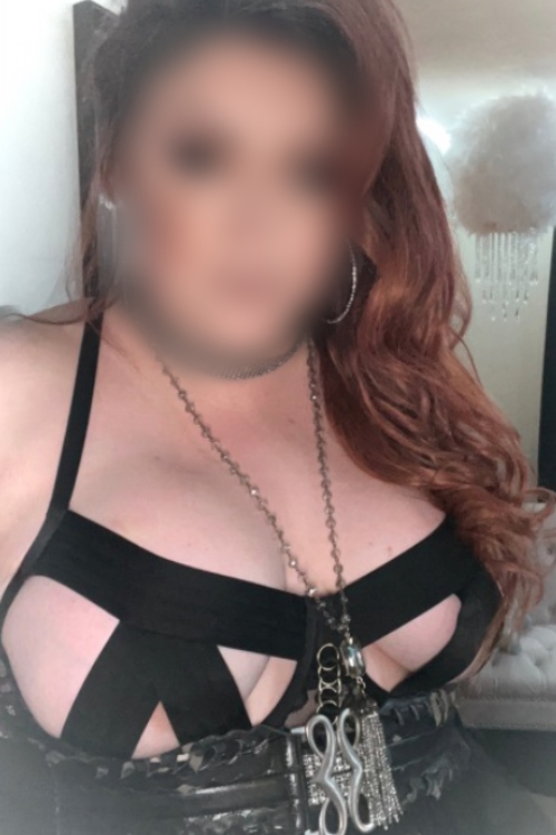TS Nathalie Presley