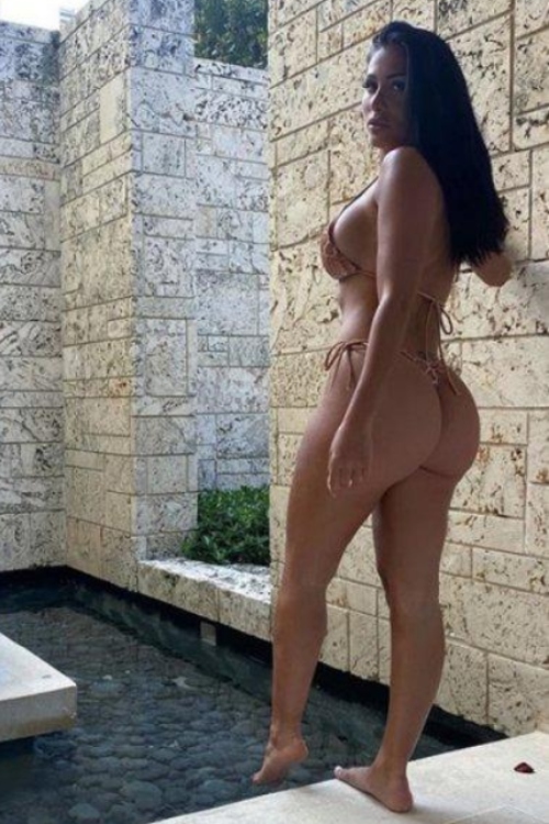 Mia M