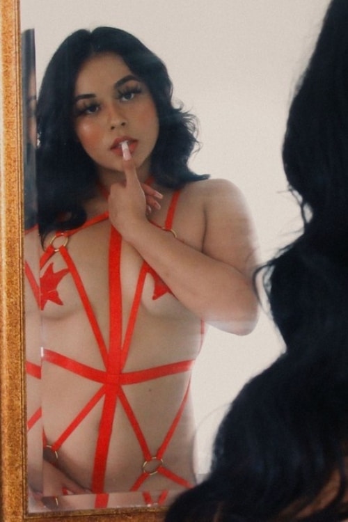 Leyla Wang