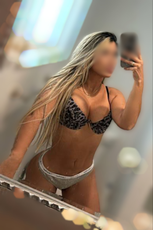 Ariana C